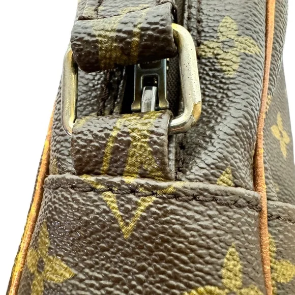 LOUIS VUITTON Marceau Messenger Crossbody - Picture 8 of 16